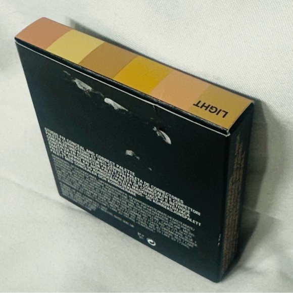 NEW MAC Studio Fix Conceal & Correct Palette Shade: Light   Professional Makeup - Picture 3 of 3